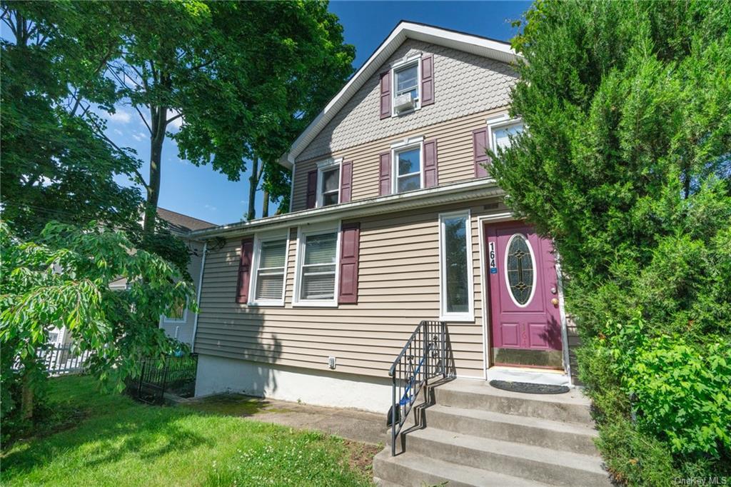 Primary Photo - 164 Chauncey Pl