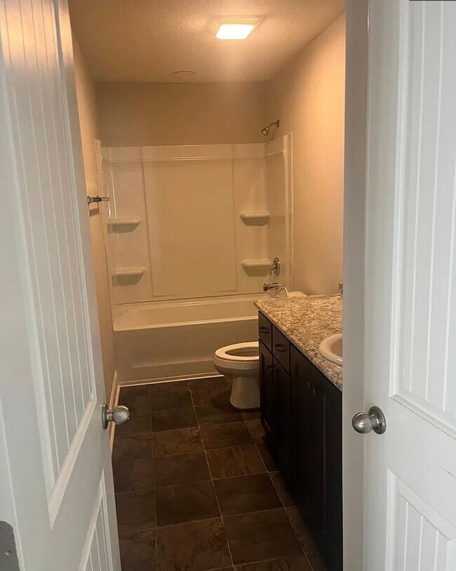 Foto del edificio - Charming home located in Hinesville