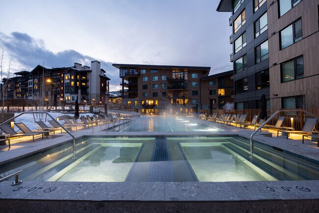 Foto del edificio - 308 Wood Rd