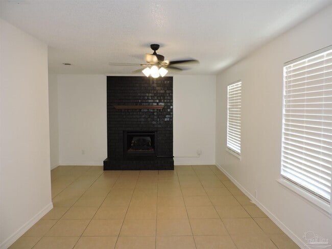 Foto del edificio - 6611 Bellview Pines Pl