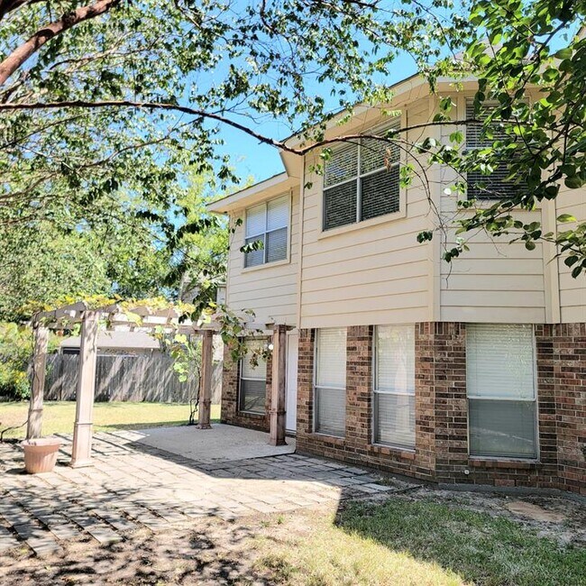 Building Photo - 9506 Champions Cove Dr