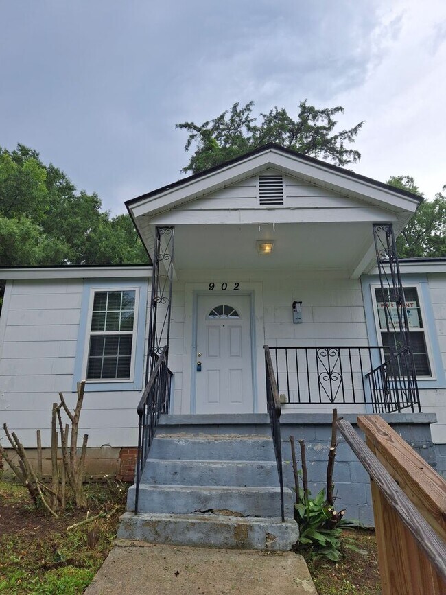 Foto del edificio - Five Points Home