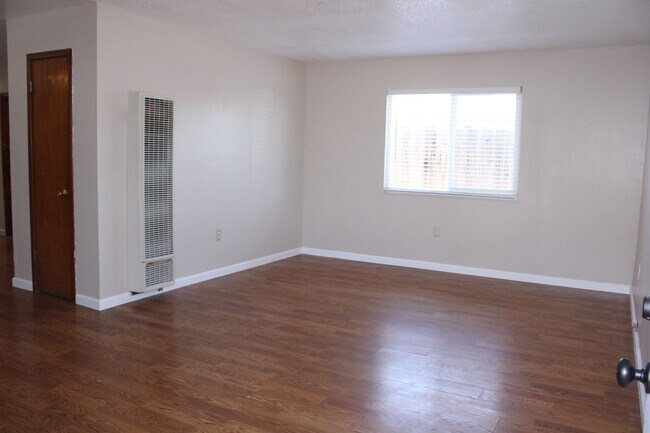 Foto del edificio - Three Bedroom, One Bathroom House in San P...