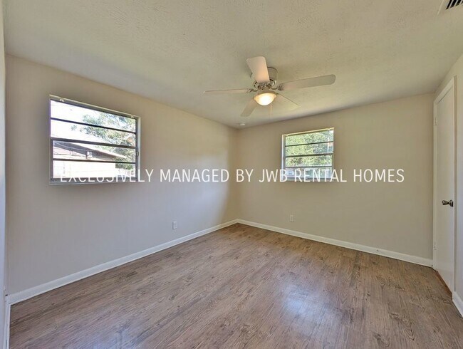Foto del edificio - 3154 18th St W