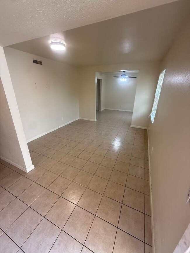Foto del edificio - Beautiful 3 Bedroom 2 Bathroom in Plano!