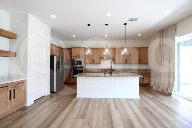 Foto del edificio - 10207 E Tillman Ave