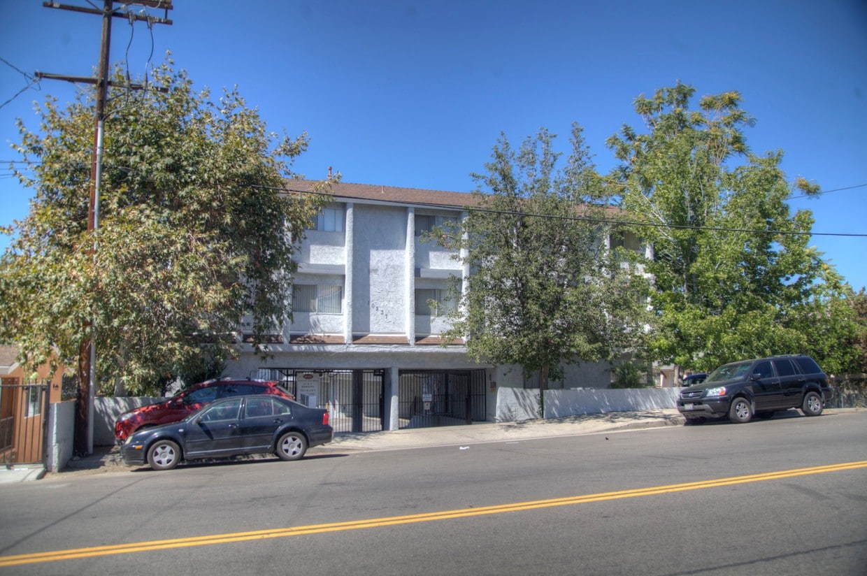 Primary Photo - 10237 Tujunga Canyon Blvd