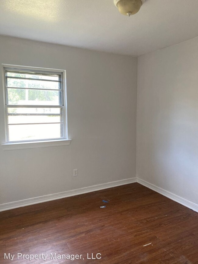 Building Photo - 3 br, 1 bath House - 2809 Rebel Drive