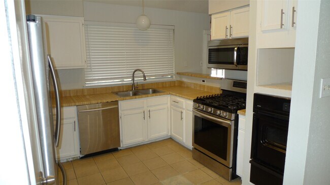 Foto del edificio - 7015 Caladero Dr