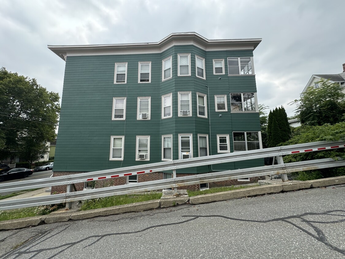 Building Photo - 29 Cameron Ave