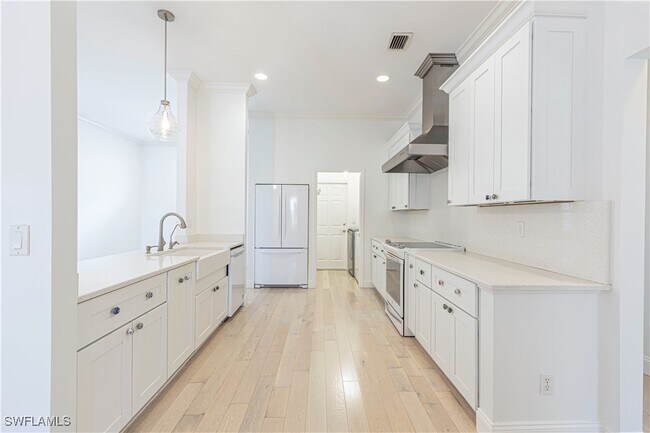 Foto del edificio - 7106 Lone Oak Blvd