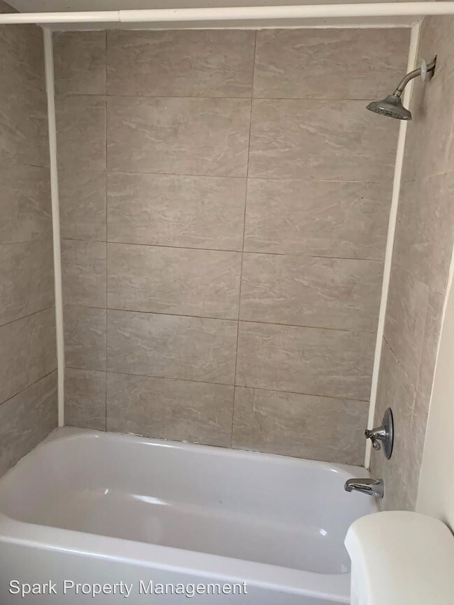 Foto del edificio - 3 br, 1.5 bath House - 15779 Heyden St
