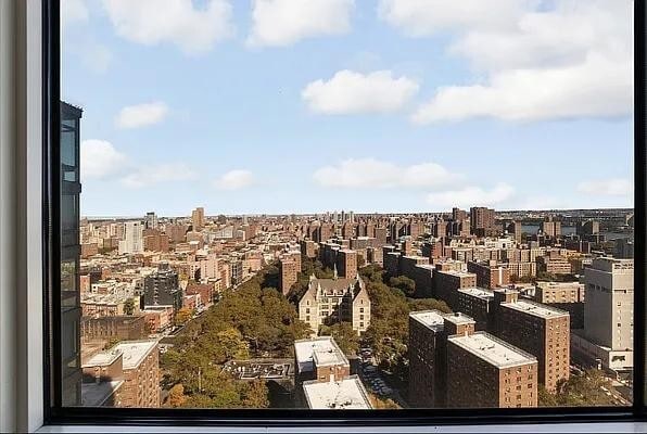 Foto del edificio - 217 E 96th St