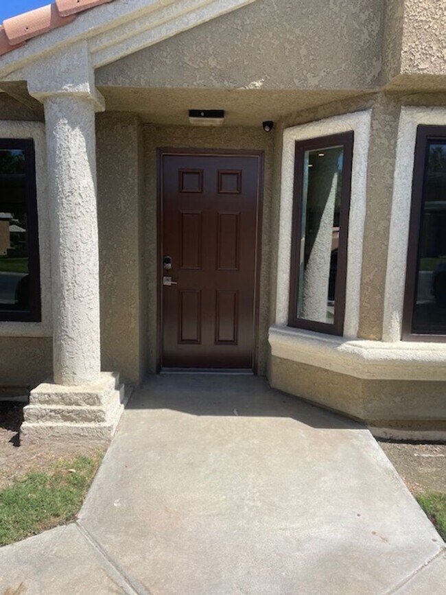 Building Photo - 40880 Whirling Wind Dr