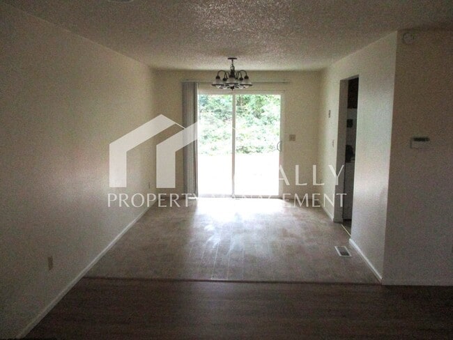 Building Photo - 4712-4714 Reid Dr NW