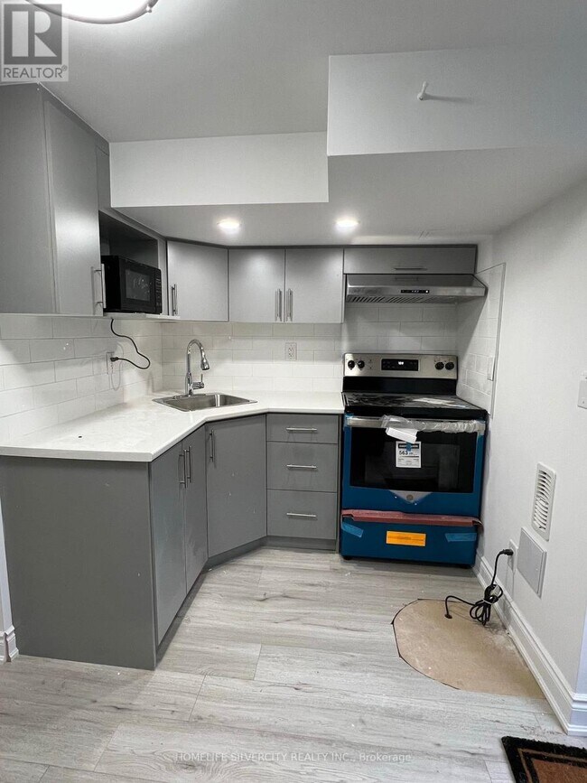 Building Photo - 109 Monteith Crescent