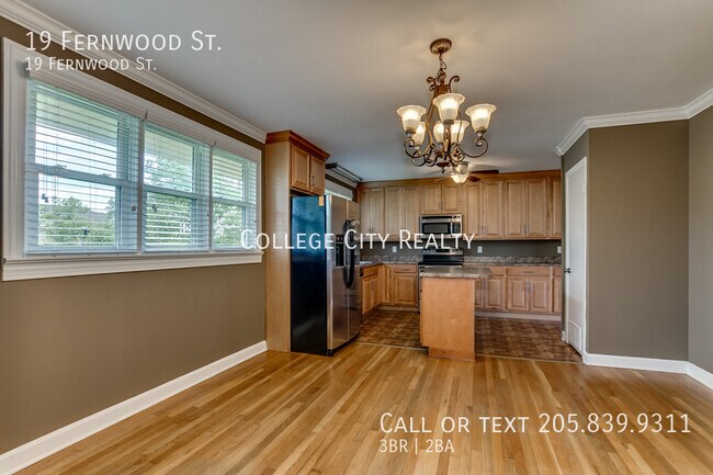 Building Photo - 19 Fernwood St