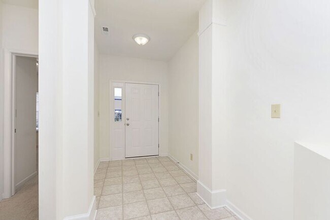 Foto del edificio - 3 Bedroom 2 Full Bath Ranch in Westfield in Popular Maple Knoll!