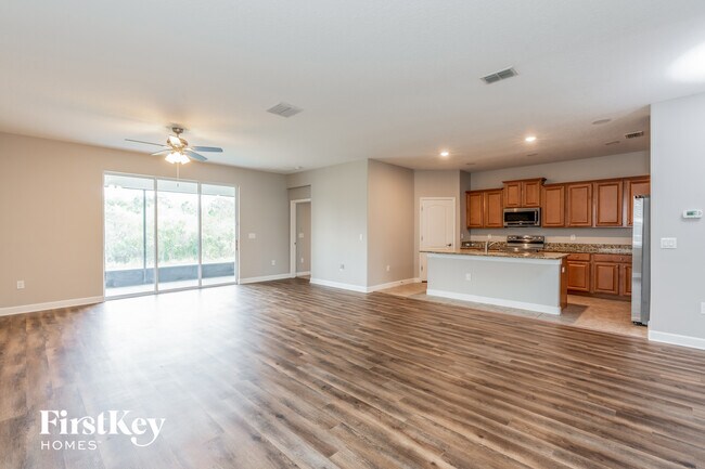 Foto del edificio - 20241 Merry Oak Ave