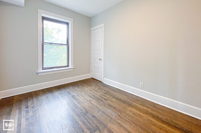 Foto del edificio - 4002 N Southport Ave