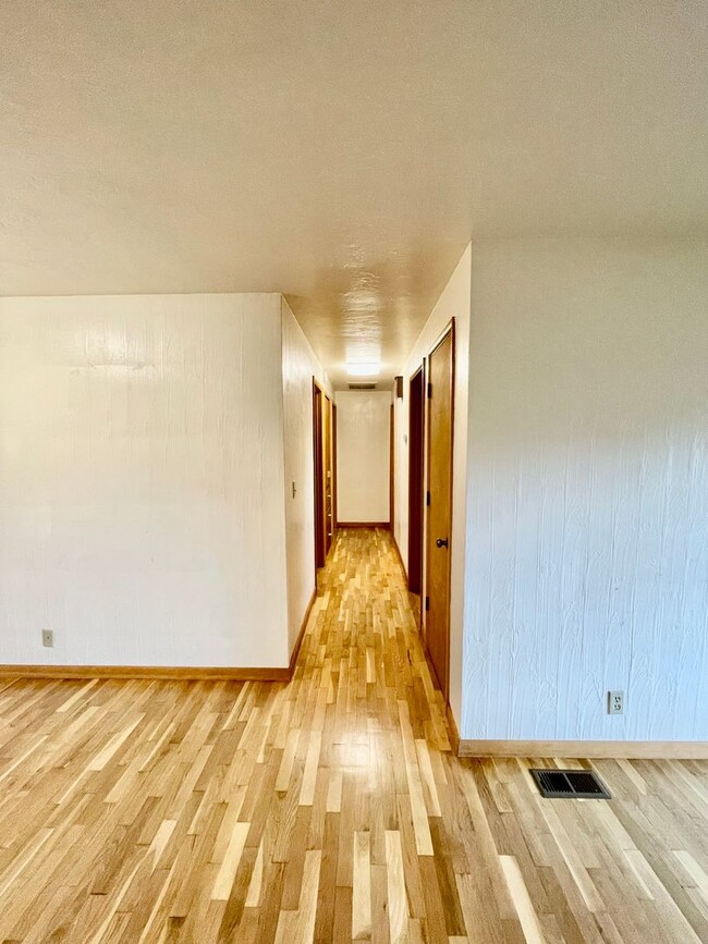 Building Photo - 1710 Escalante St