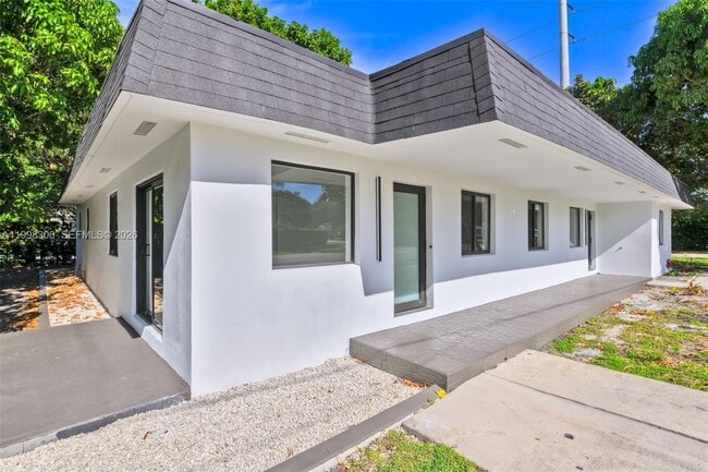 Photo - 1595 NE 143rd St House