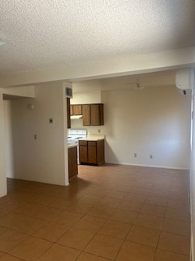 Foto del edificio - 2241 N Treat Ave