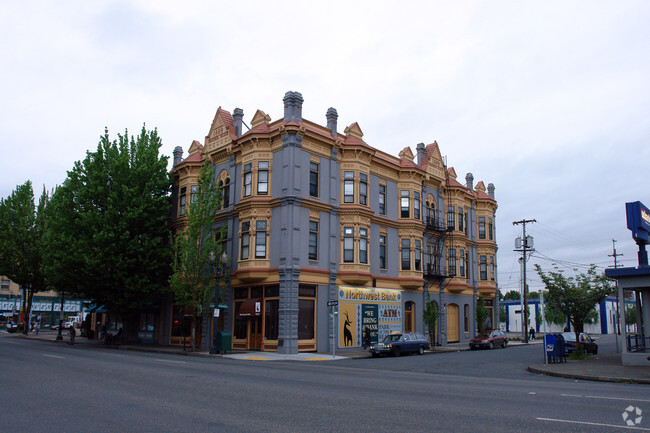 Building Photo - Barber Block