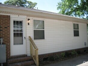 Building Photo - 1334 E Balview Ave