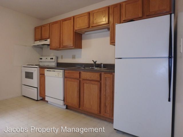 Building Photo - 402 Lawrence Pl