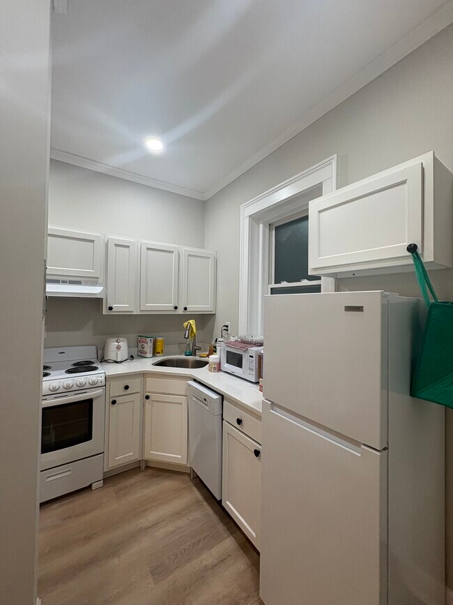 Building Photo - 1185 Commonwealth Ave