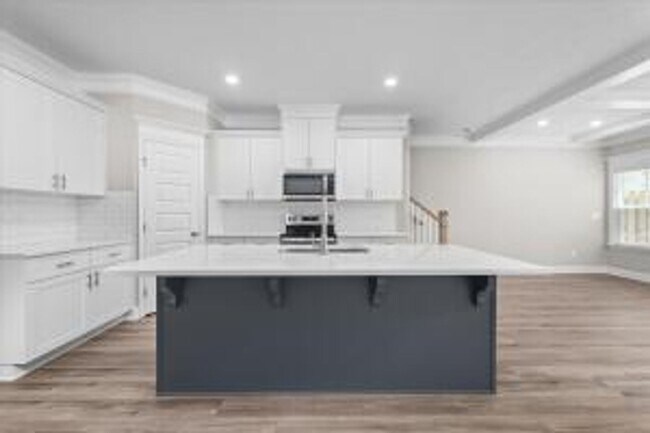 Foto del edificio - 1025 Linsmore Ave