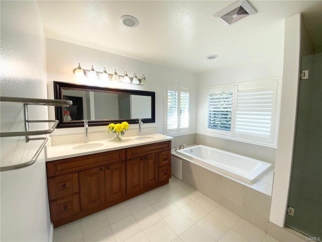 Building Photo - 8 Holly Street, Irvine, CA 92612 - 6 BR 6 ...