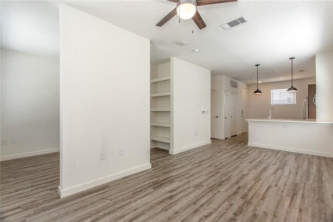 Building Photo - 431 Melba St