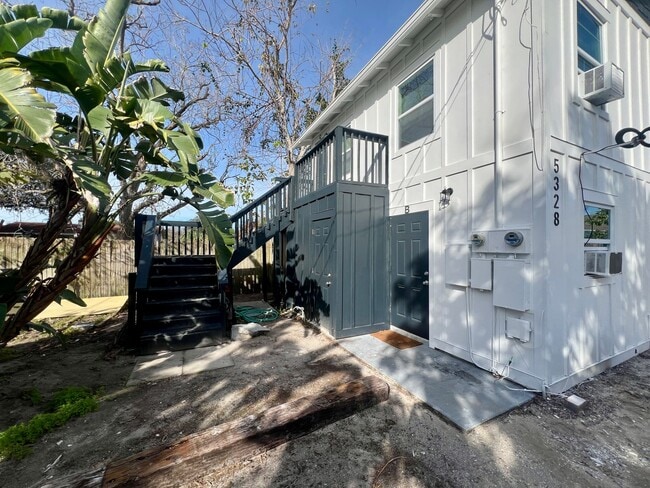 Foto del edificio - 5328 24th St Ct E