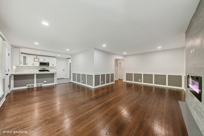 Foto del edificio - 201 E Berkshire Ln