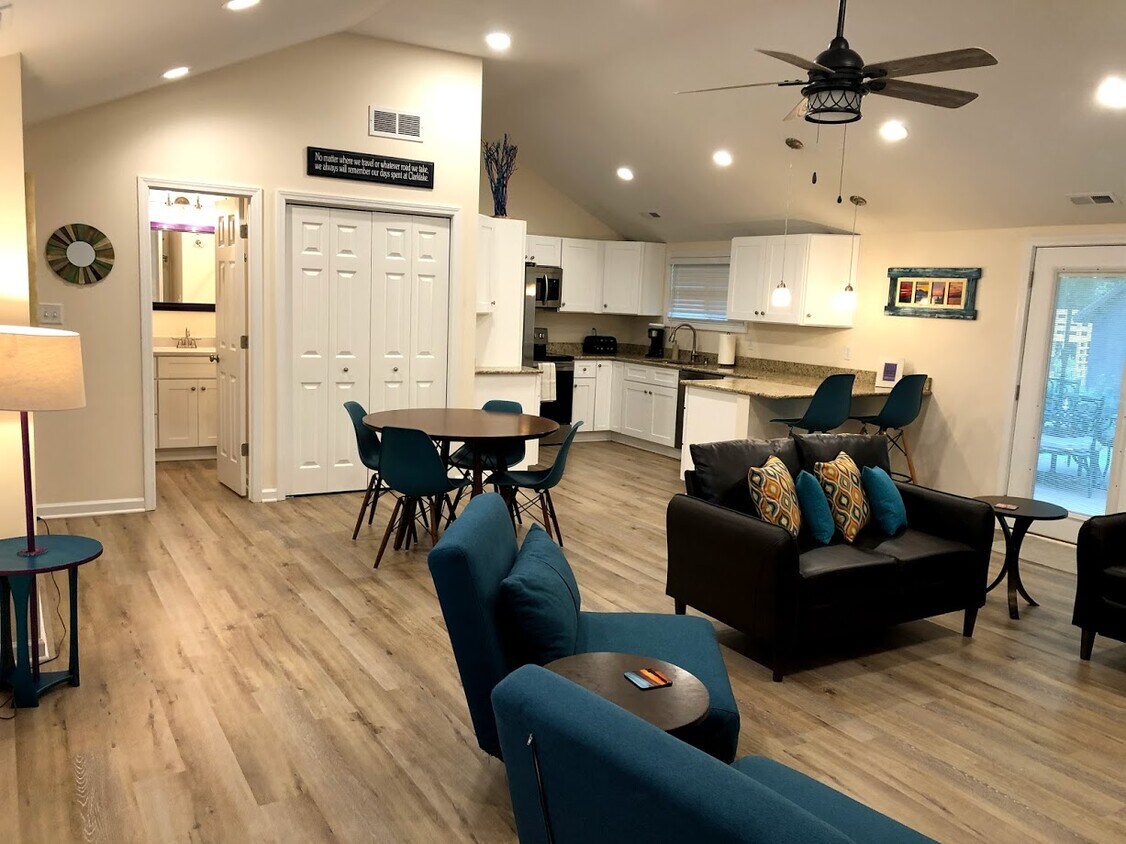 Foto principal - 4384 Woodward Ave