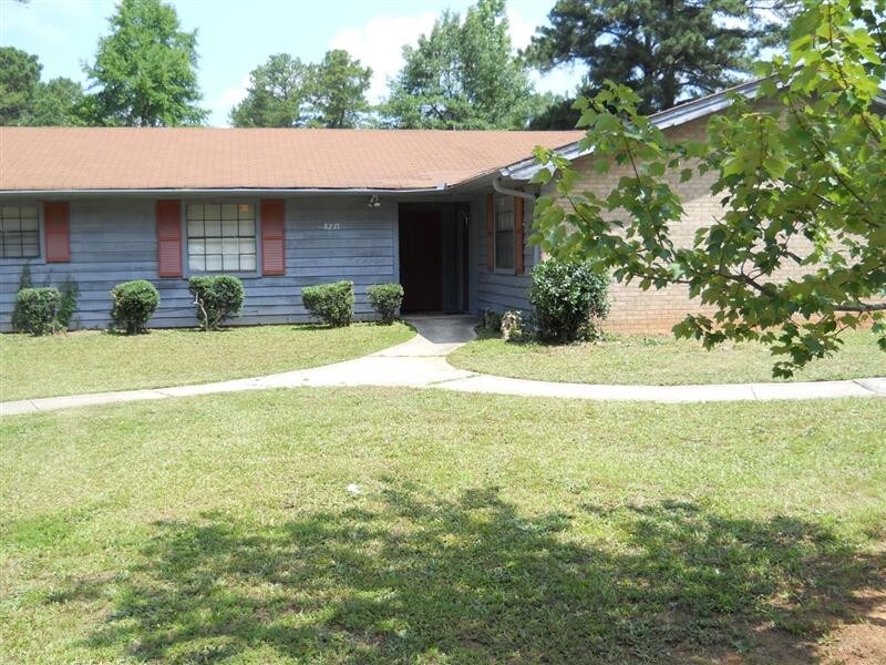 Primary Photo - Nice Duplex w/ Large Yard