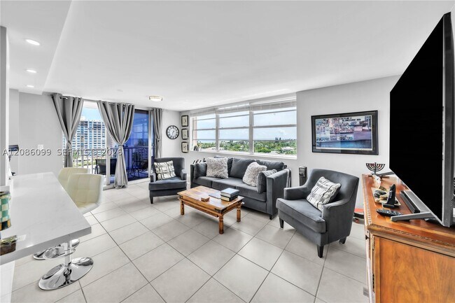 Foto del edificio - 3161 S Ocean Dr