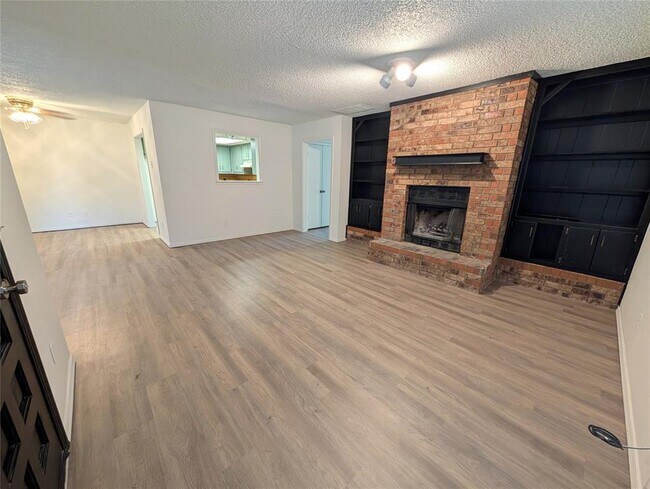 Foto del edificio - 9028 Roxbury Terrace
