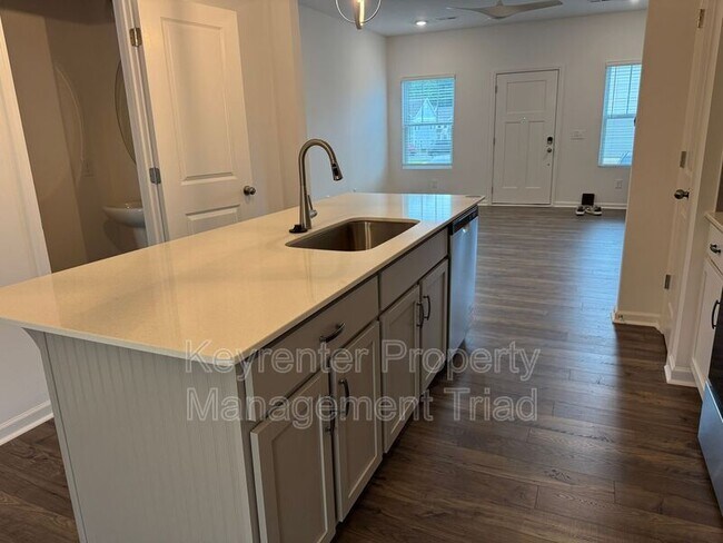 Building Photo - 1616 Granby Hts Dr