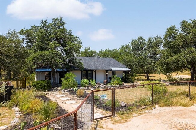 Building Photo - 2591 Spring Valley Dr