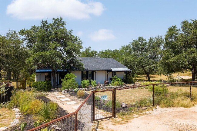 Foto del edificio - 2591 Spring Valley Dr