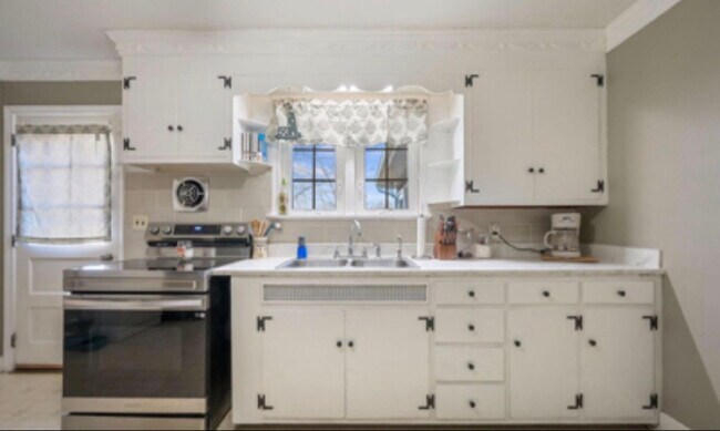 Foto del edificio - 218 N Union St