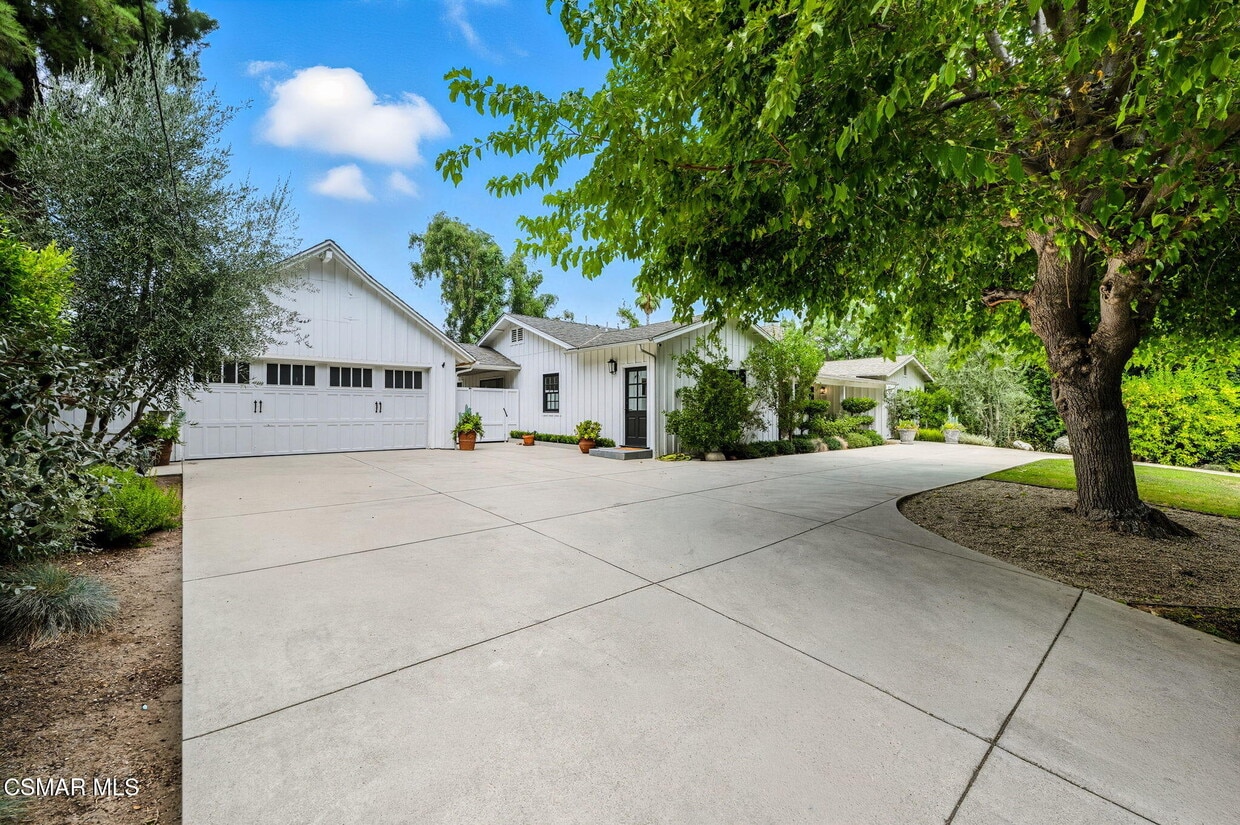 Foto principal - 5101 Vanalden Ave