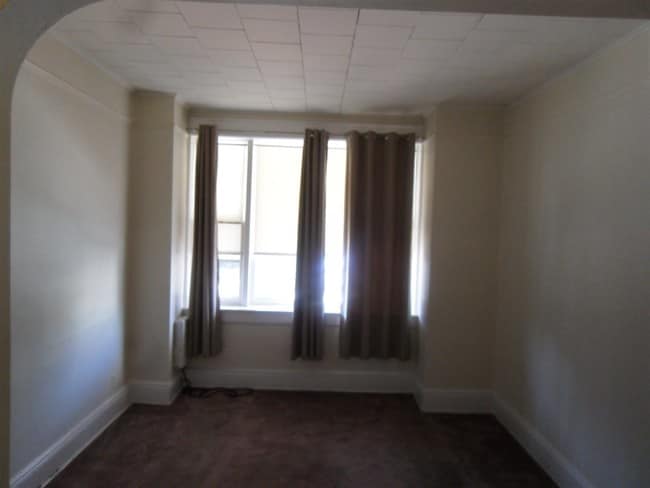 Building Photo - 135 W 50th St