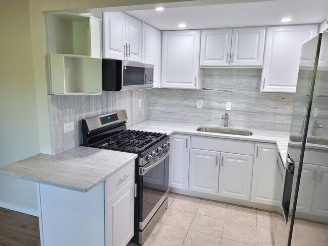 Foto del edificio - 62 Butternut Ln