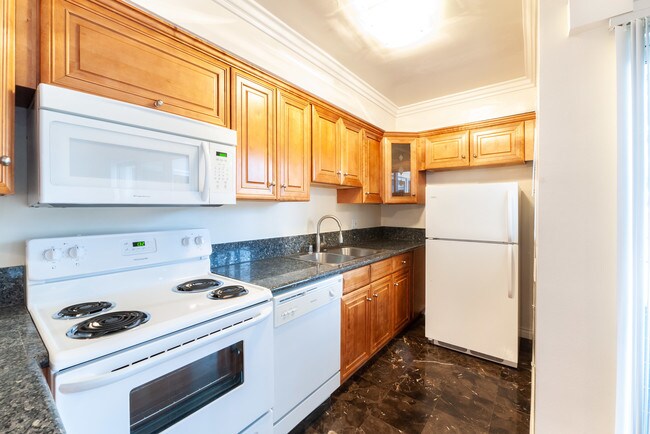 Building Photo - 8919 Harratt St