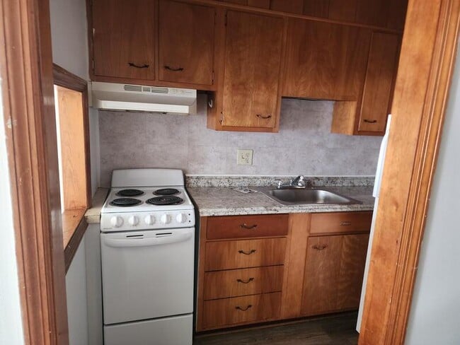 Building Photo - 17 Alexander Dr