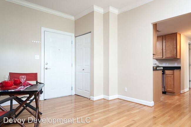 Foto del edificio - 5636 Waterman Blvd